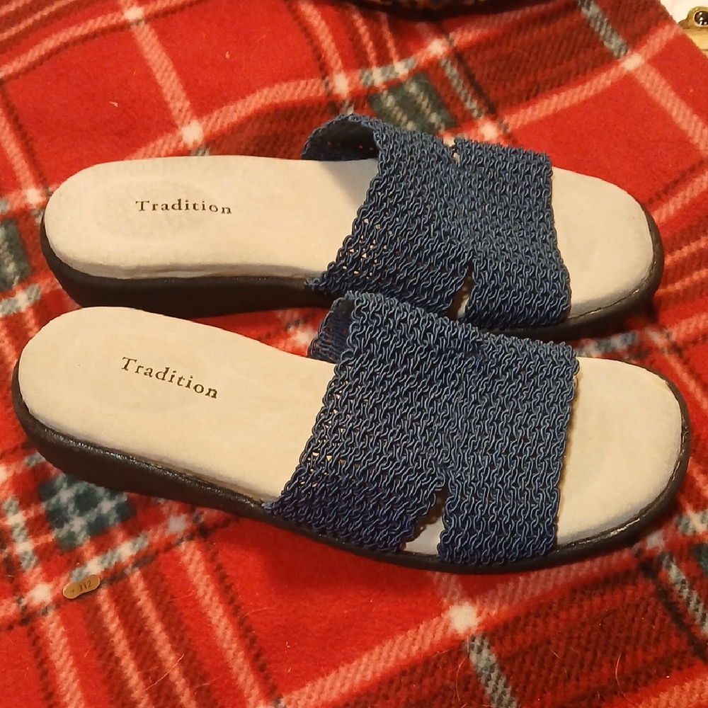 Tradition Women's Makie Blue Slide Sandals Size 7M